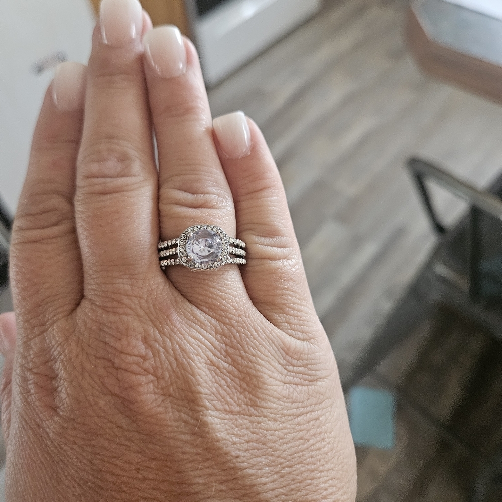 Ring - Picture 4 of 5